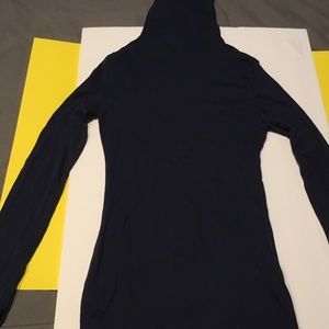 NWT GAP Woman’s featherweight funnel neck long sleeve T shirt Small